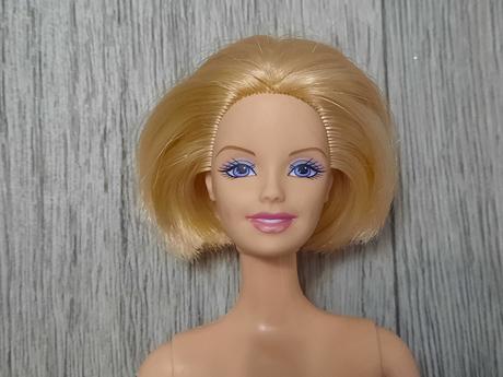 Barbie blond s krátkymi vlasmi, 