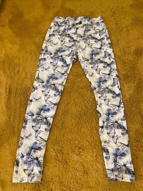 Legíny, calzedonia,152