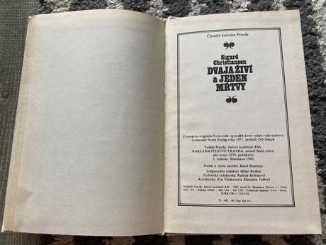 Dvaja živí a jeden mŕtvy-prvé vyd.1980, 