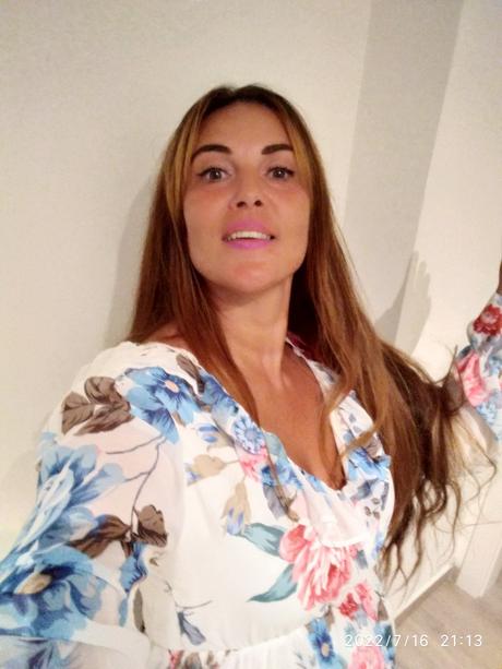 Krásne kvetinkove saty, m