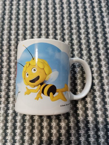 Šálka včielka maja lidl žihadielko,