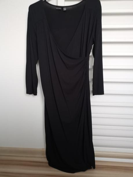 Čierne elastické šaty, m