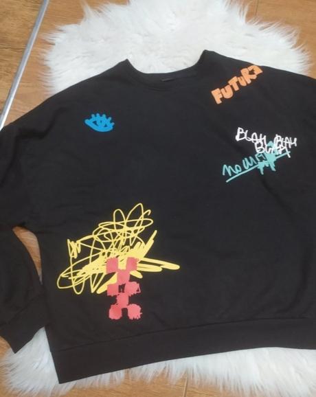 Mikina, reporter,152