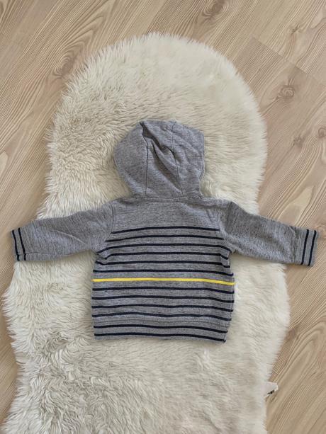 Mikina na gombíky, 74