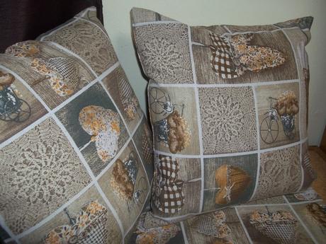 Set dvoch obliečok so stredovým obrusom,