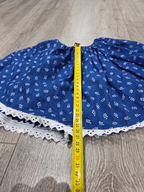 Slovenská šitá ľudová sukňa, 122