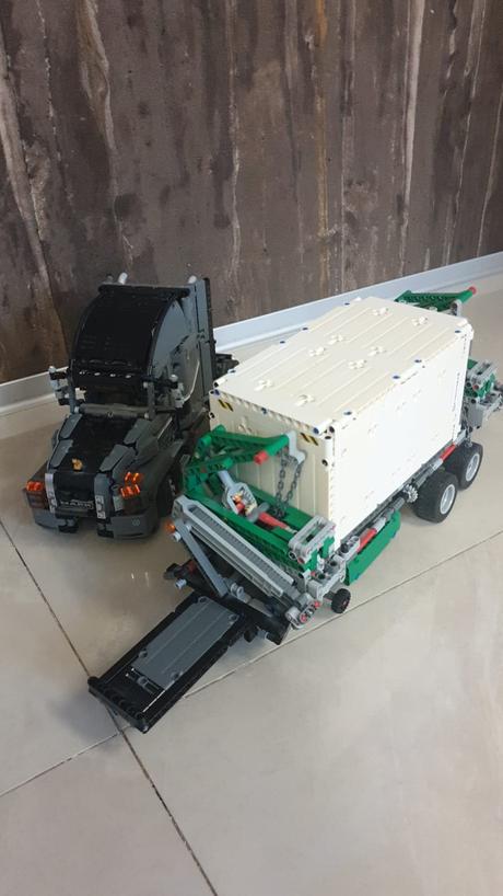 Lego  technik 42078 mack  nákladiak  top  stav, 