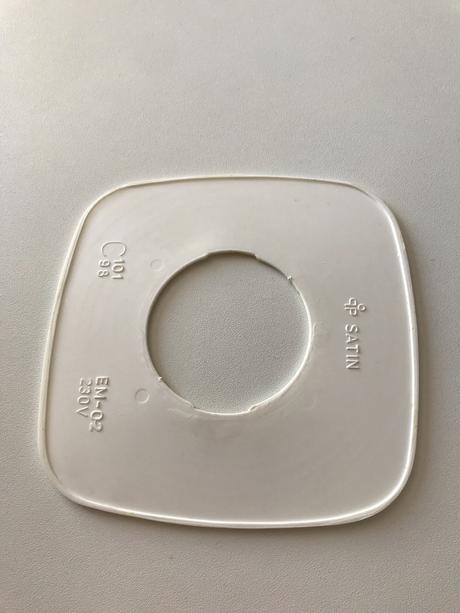 Ochrana na stenu - za spínač,