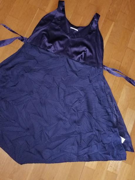 Zaujímavé zavinovacie šaty skunkfunk, 40