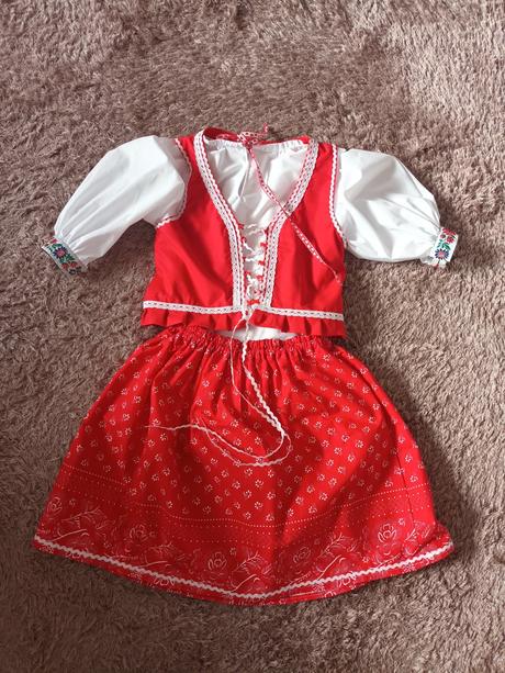 Dievčenský kroj nový 9-11rokov, 146