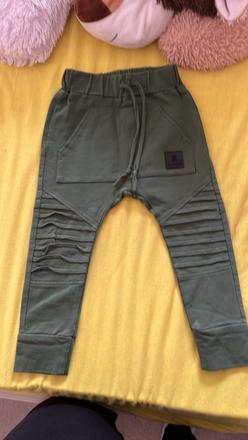 Tepláky despacito, 98