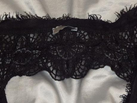 Luxusný čierny top, 48