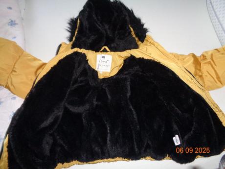 Predám extra teplú vetrovku top stav, f&f,122