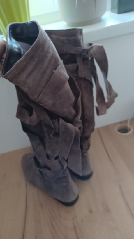 Semišové čižmy, 39