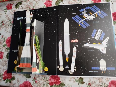 Ultimate book of vehicles, 