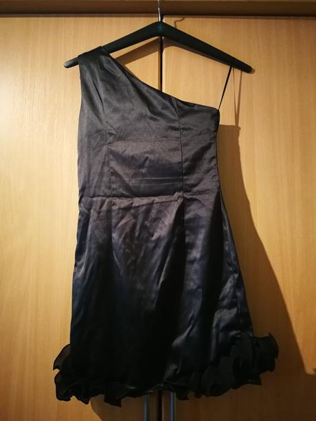 Cierne saty, xs