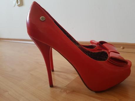 Červené lakovkové lodičky, 40