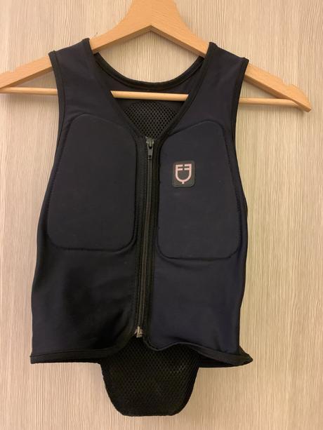 Ochranná (súťažná) vesta na kone, zandona