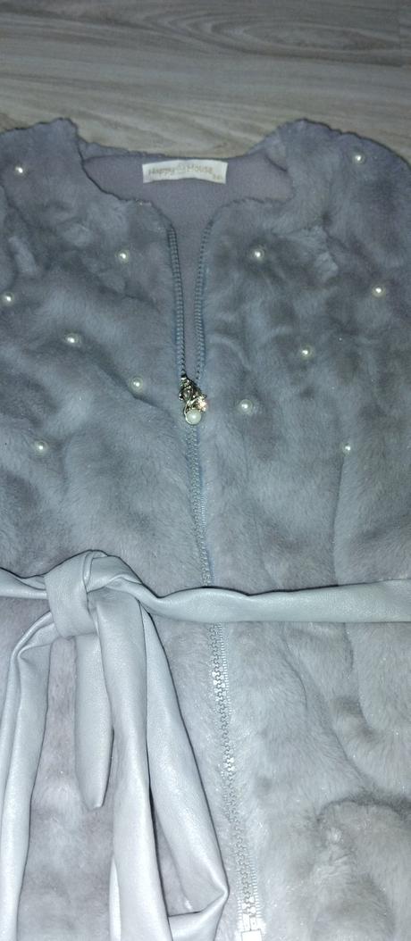 Dievčenská vesta, 104