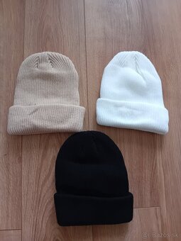 Dámske čiapky,