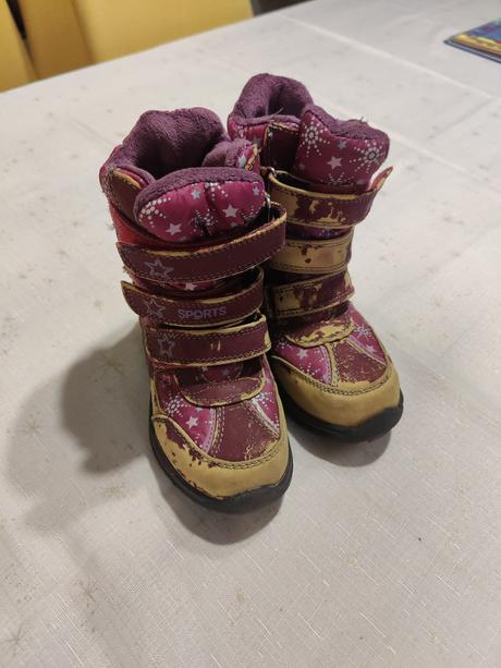 Darujem zimne topanky baťa veľ.28, baťa,28