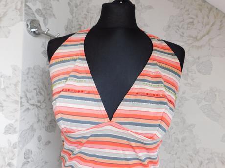 Pekny plavkovy top, f&f,40