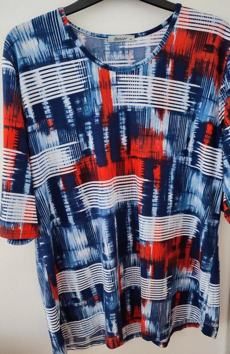 Dámske blúzky , tričká,svetriky rôzne veľkosti.., 