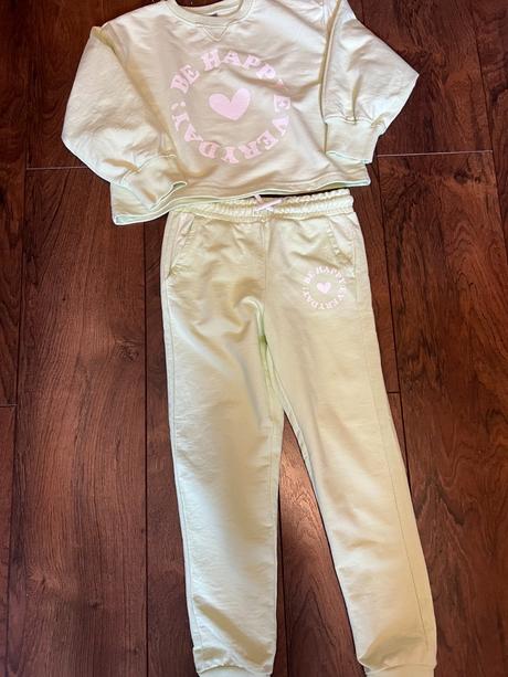 Tepláková súprava, 122