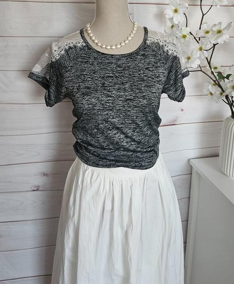 Pekné tričko s krajkou, s