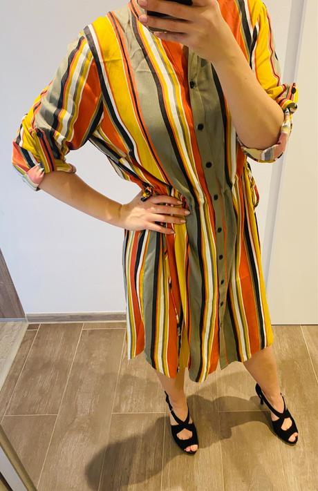 Makyta pasikave šaty / kosela, 46