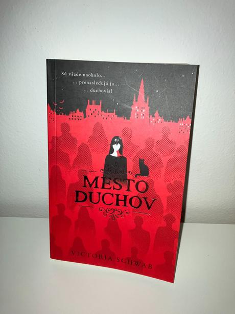 Kniha mesto duchov - victoria schwab,