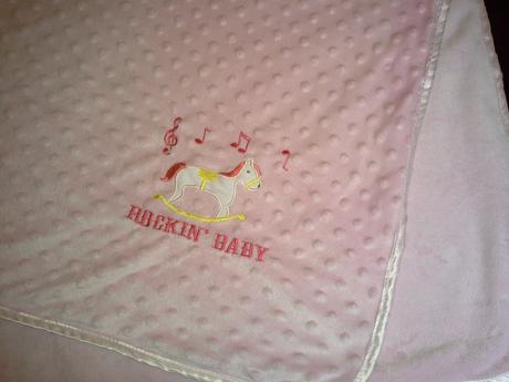 Mäkkučká deka s guličkami + bodynko next grátis, 