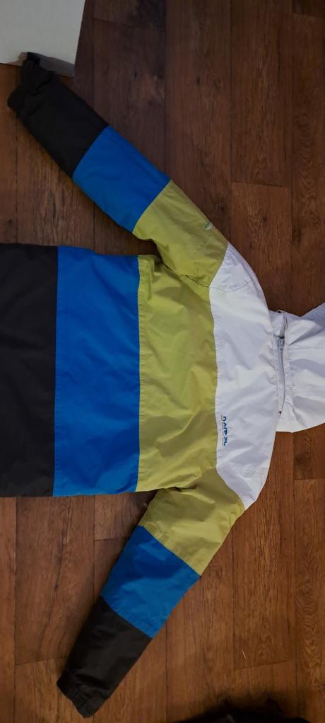 Zimna chlapcenska bunda, 152