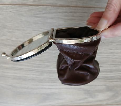 Penazenka so zrkadielkom, 