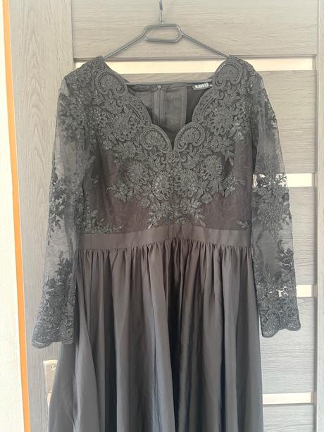 Čierne spoločenské šaty, m