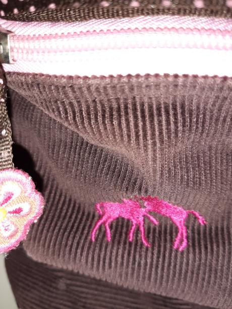 Koníkový batoh výšivka, 