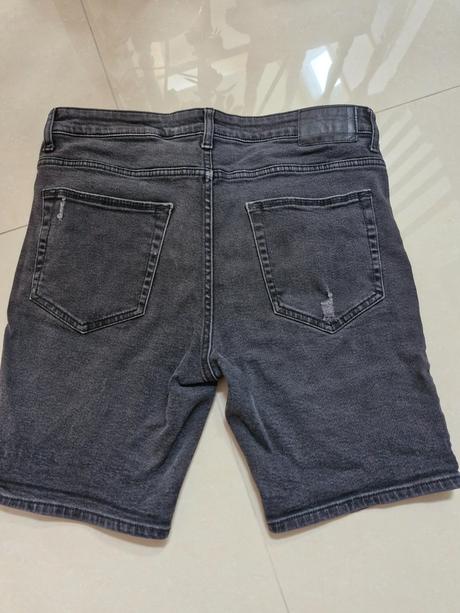 Panske riflove kratasy, bershka,44