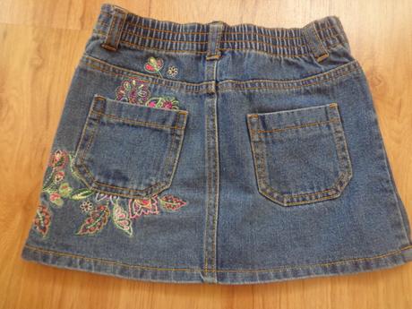 Tričká, sukňa a vesta, 104–116