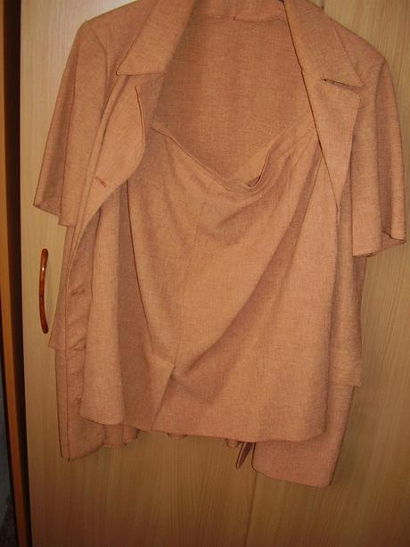 Kabátik a sukňa svetlotehlovej farby, 48