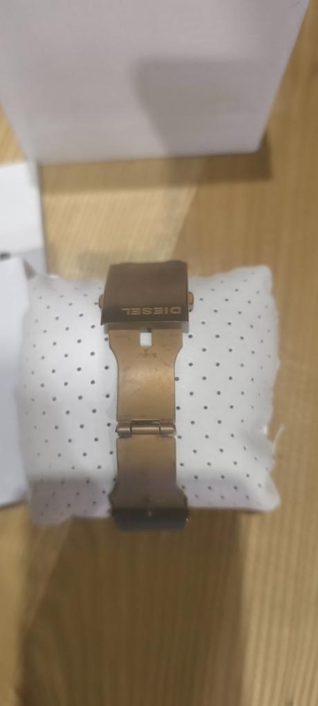 Hodinky diesel, diesel