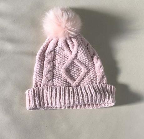 128/152 pletená ciapka,8-12 r., 140