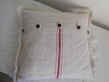 Vankúše menšie , vačšie, podlhovasté,, 