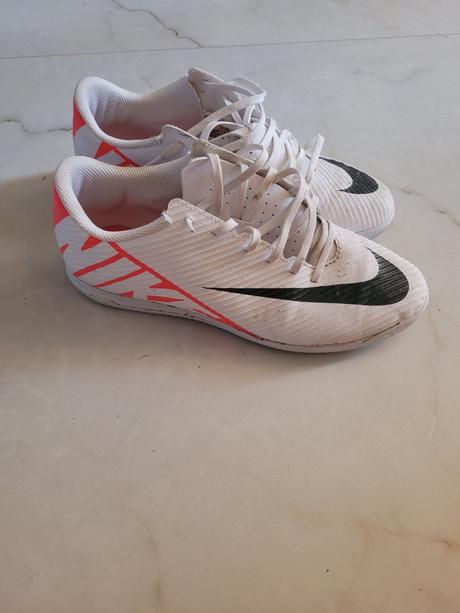 Halovky na futbal, nike,40