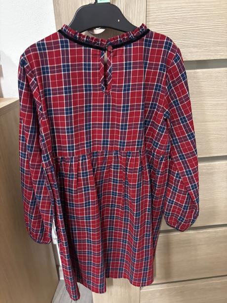 Vianočné šaty, 128