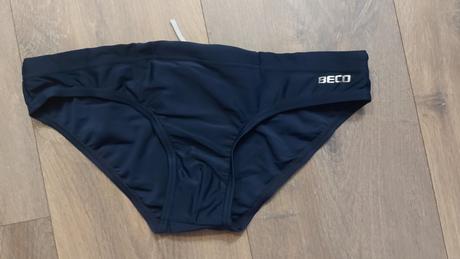 Chlapcenske plavky, 152