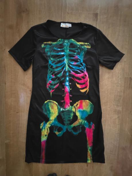 Kostrové minišaty, 