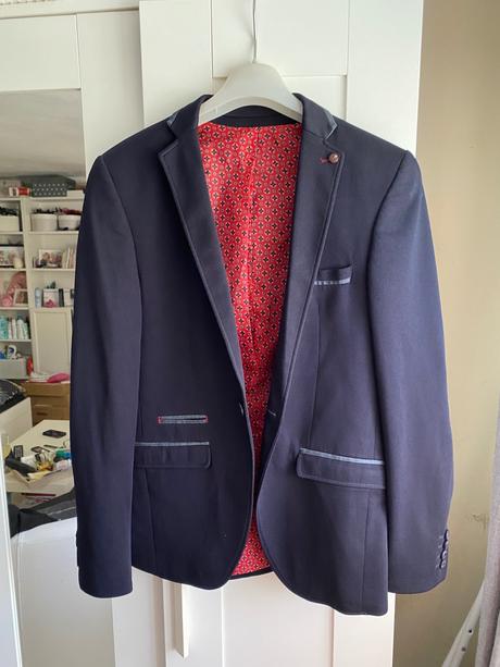 Panske tmavomodre sako, 48