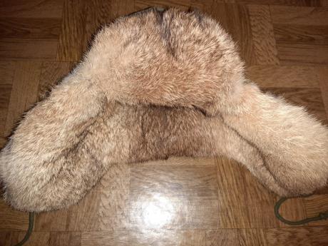 Ušianka s pravou kožušinou., 56