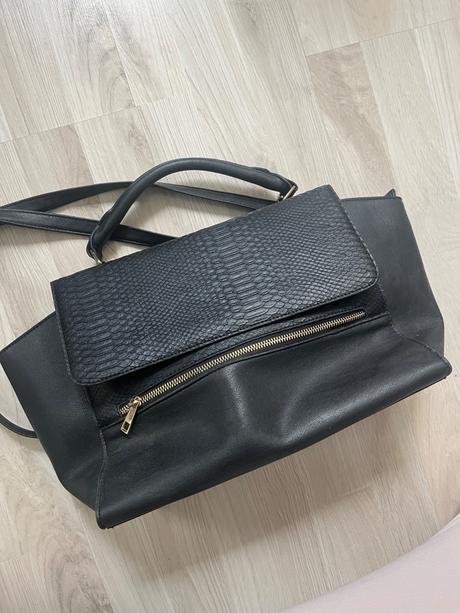 Čierna taška kabelka do ruky na rameno, house