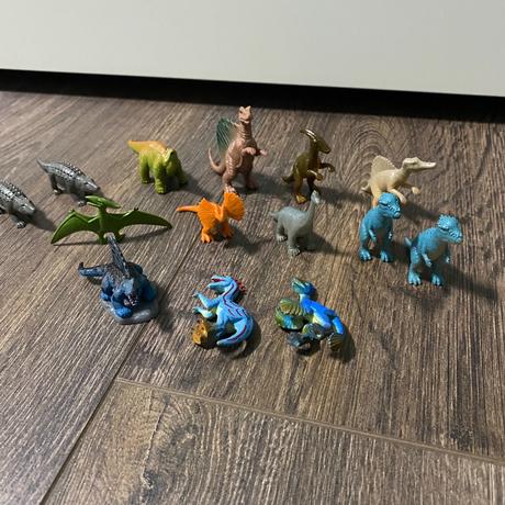 Figúrky dinov, 